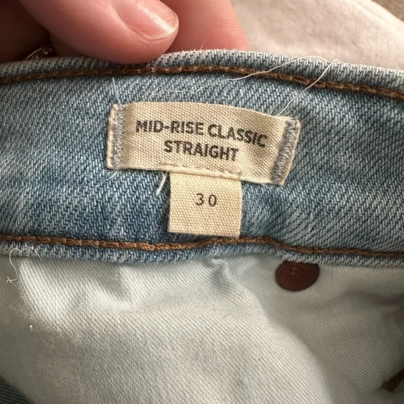 MADEWELL JEANS size 30 Midrise Classic Straight Distressed knee - Picture 2 of 5